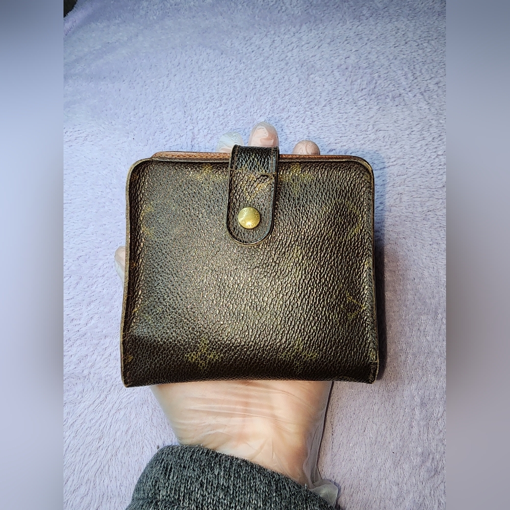 Authentic Louis Vuitton Monogram Compact Zippy